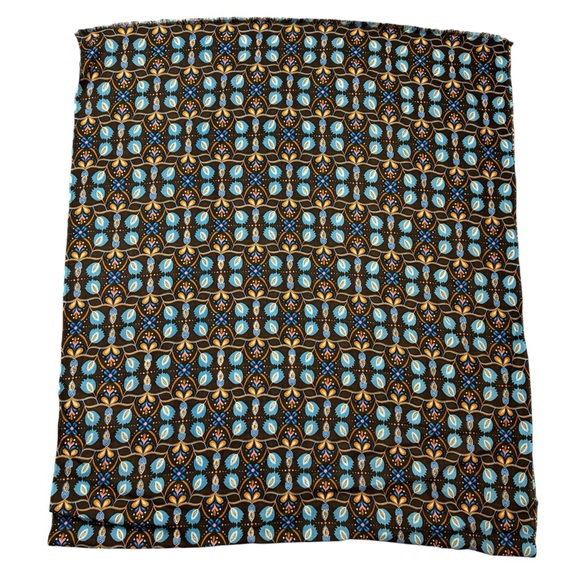 New J. McLaughlin 100% Wool Rectangle Scarf Wrap 30'' x 68'' - Picture 4 of 7